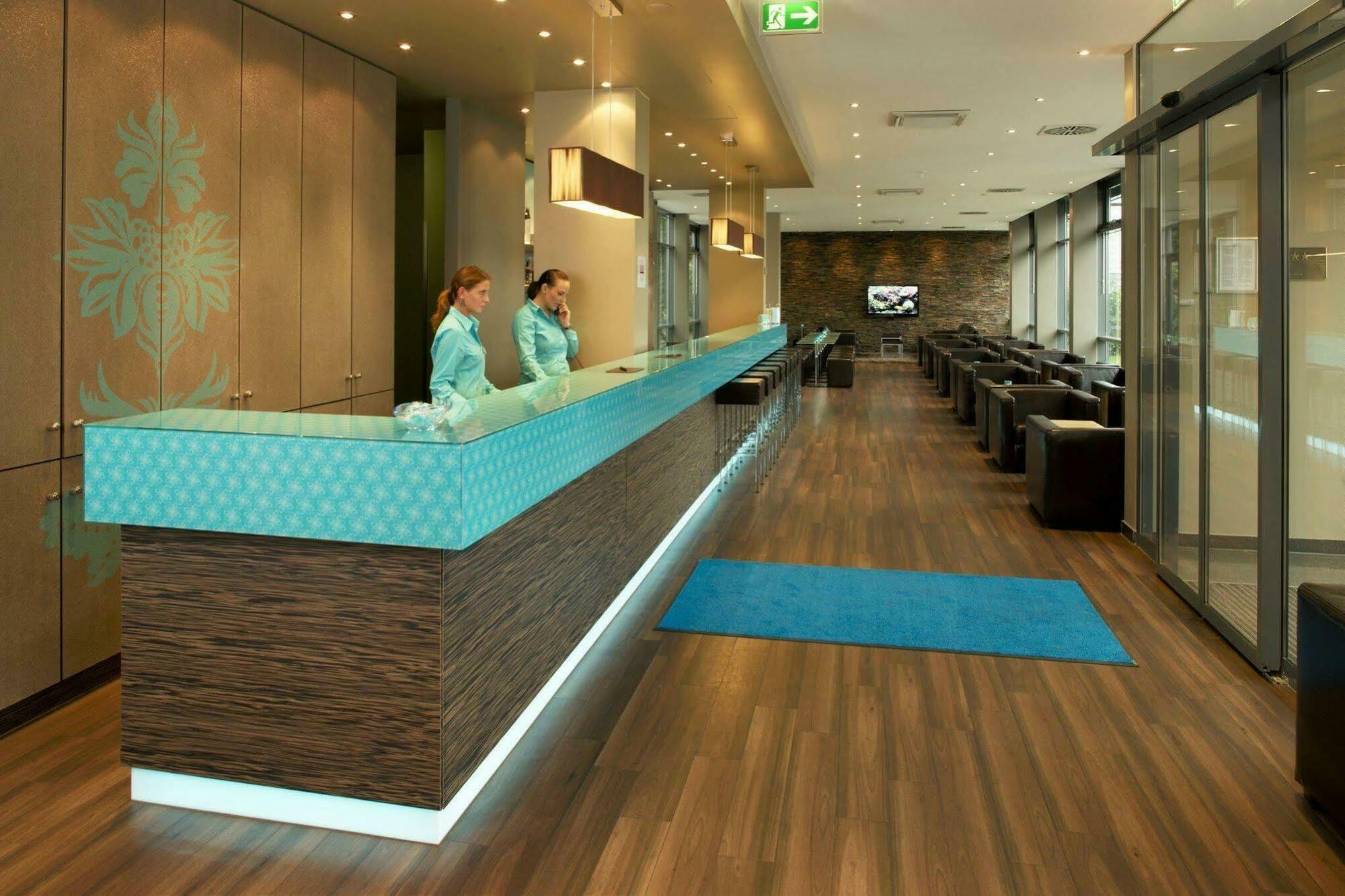 Motel One Nuernberg-Plaerrer ภายนอก รูปภาพ